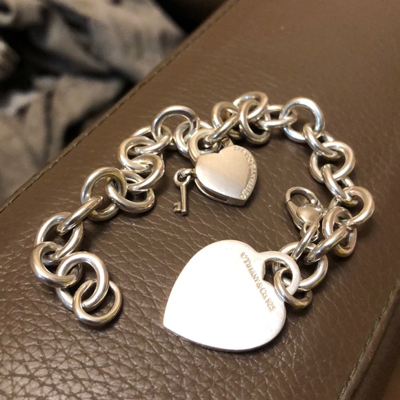 RETIRED Tiffany bracelet & Charm - Picture 1 of 7